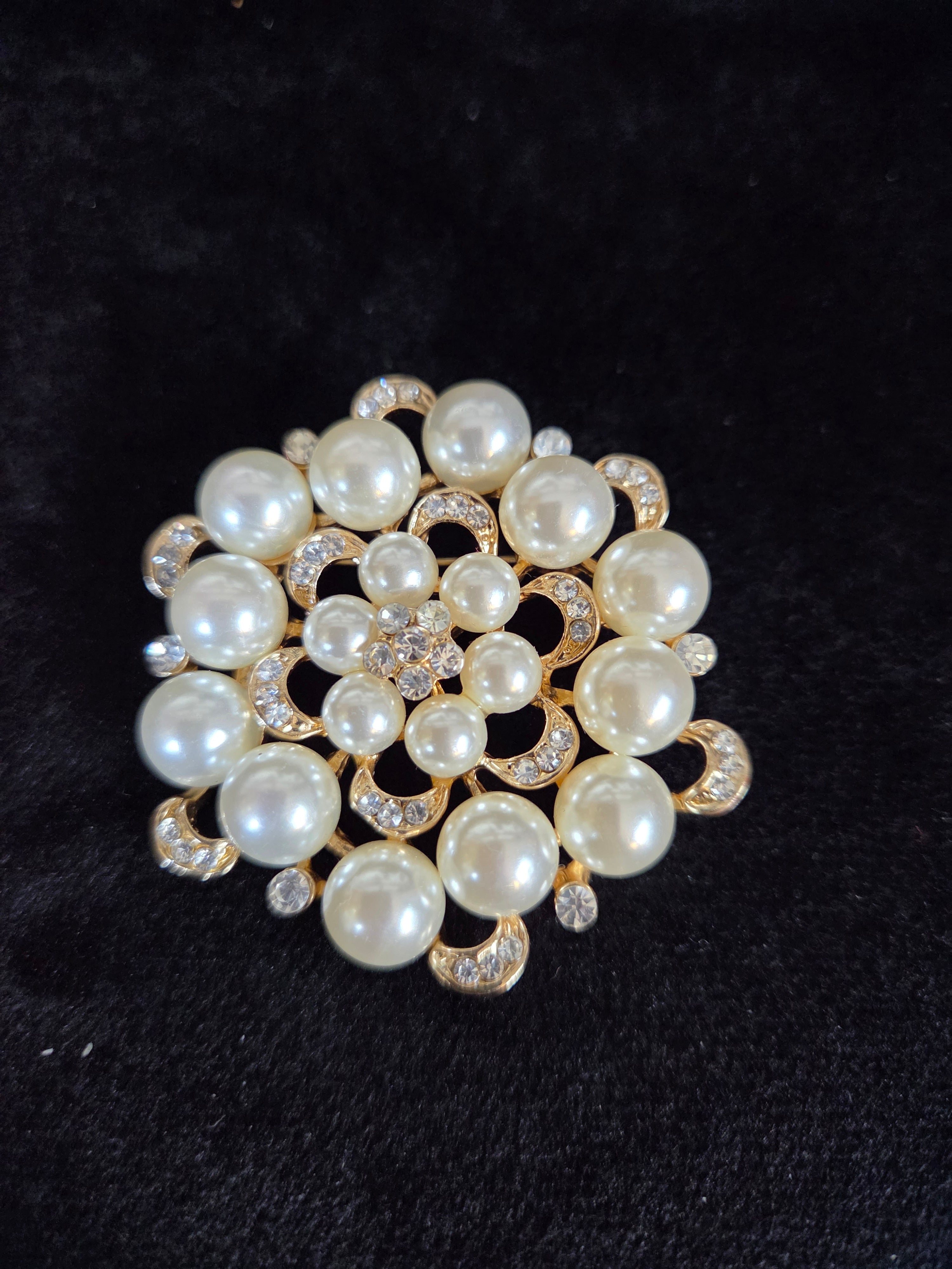 Pearl Rhinestone Brooch Pin