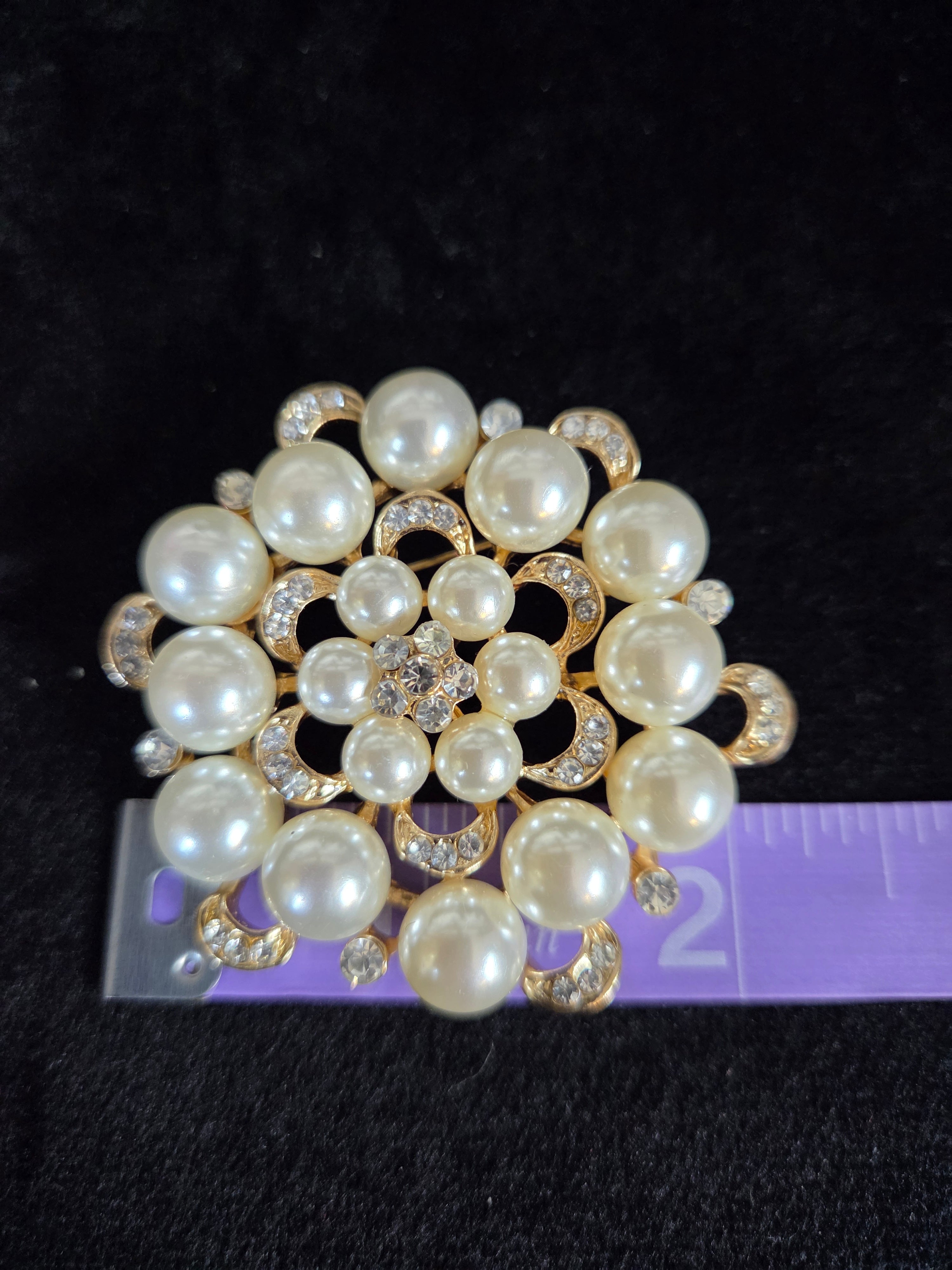 Pearl Rhinestone Brooch Pin