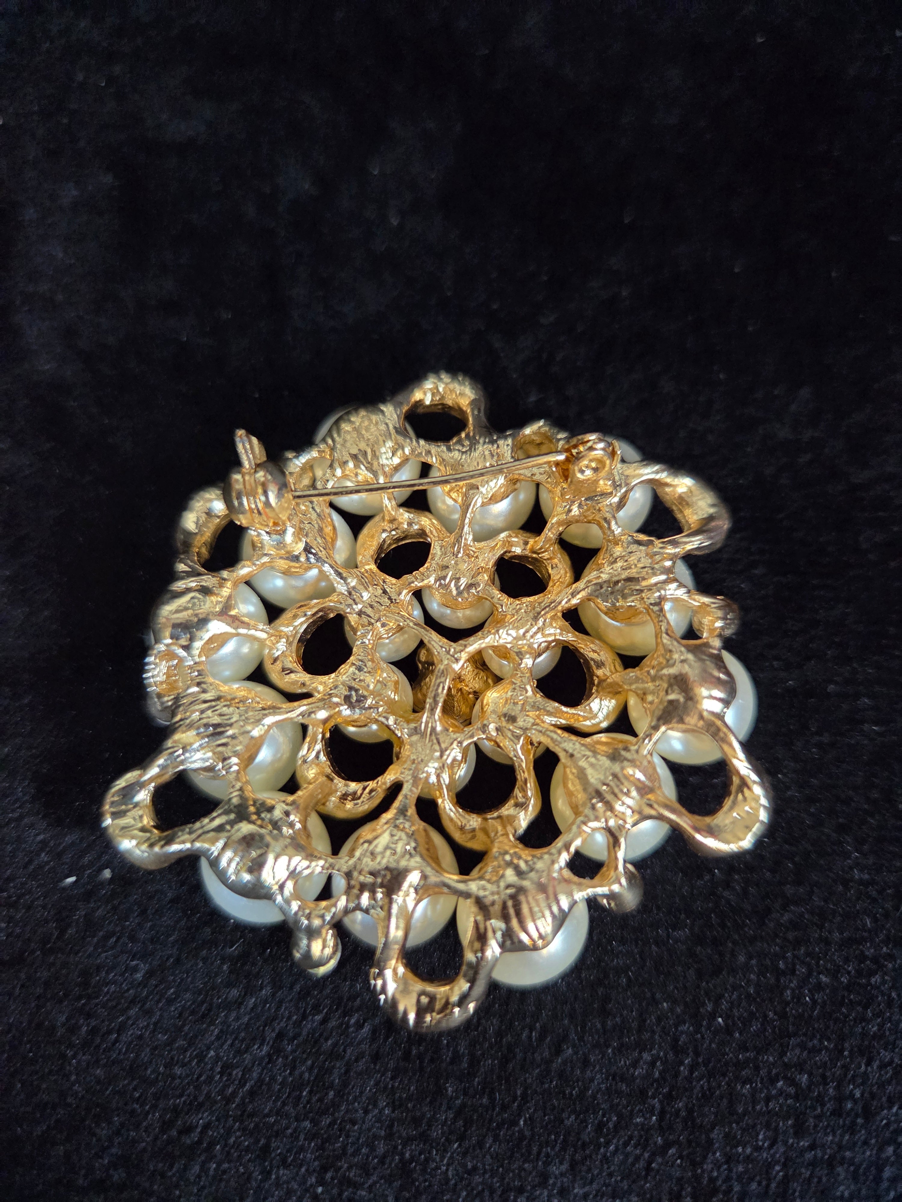 Pearl Rhinestone Brooch Pin